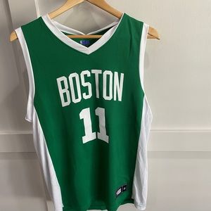 NBA - BOSTON CELTICS KYRIE IRVING JERSEY SZ MED.